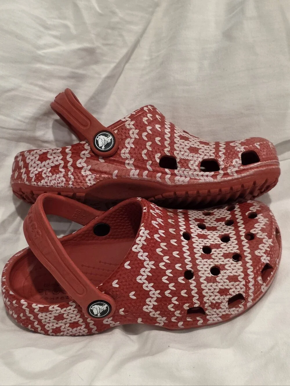 Crocs Classic Holiday Red White Sweater Clogs Slip-On Youth Kids Size C 13